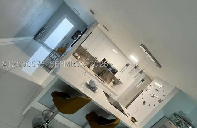 1525 W 62nd St - 1525 West 62nd Street, Hialeah, FL 33012 1525 W 62nd St - 1525 West 62nd Street, Hialeah, FL 33012