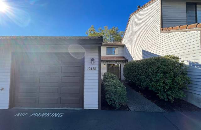 2Bd/2Ba Unit Located in a Lovely Private Neighborhood in Happy Valley ~ Detached Garage, Washer & Dryer, & Security Patrol!!! photos photos