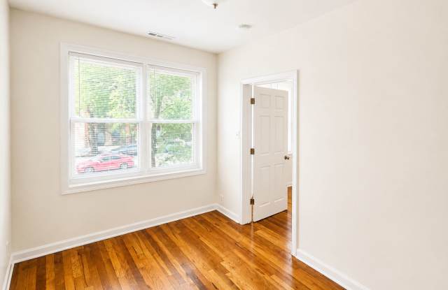 2239 North Western Avenue Gallery 3