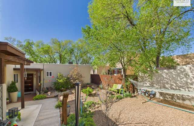 Beautifully Furnished and Equipped Property Available July 1, 2025 (possibly sooner) - March 15, 2026 photos photos