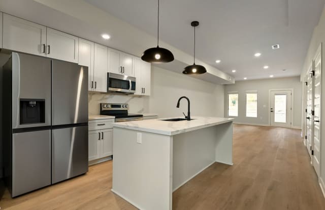 Luxury 2-Bedroom Townhome photos photos