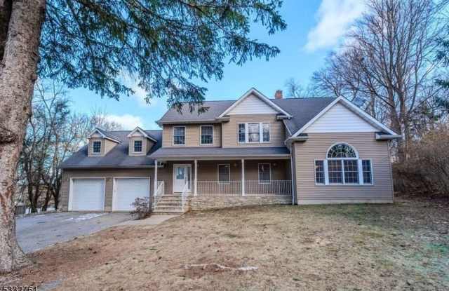 22 Oak Tree Ln - 22 Oak Tree Lane, Lake Mohawk, NJ 07871