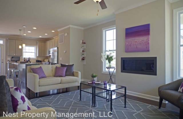 2137 Saranac Court Gallery 3
