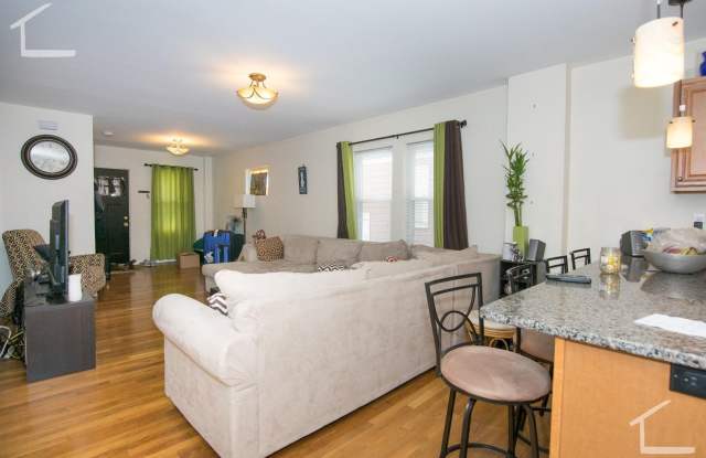 Nice 3 bed in Watertown Gallery 4