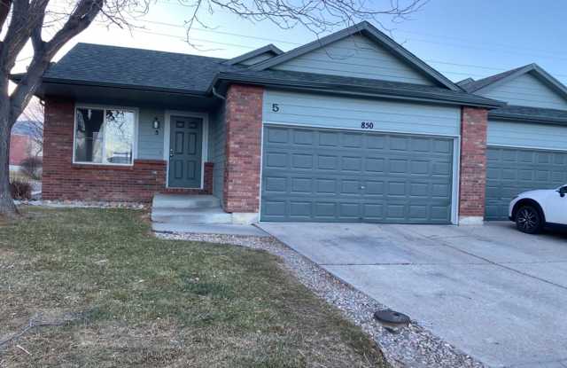 3 Bed, 2 Bath Duplex in West Fort Collins close to Foothills photos photos