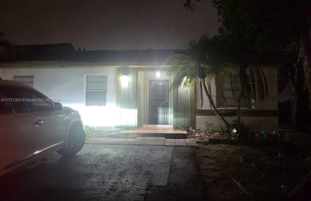 12260 SW 114th Ter - 12260 Southwest 114th Terrace, The Crossings, FL 33186