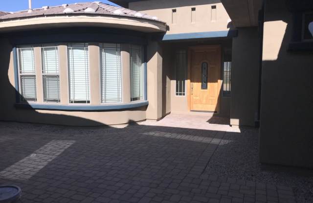 12749 S 179 Drive Gallery 3