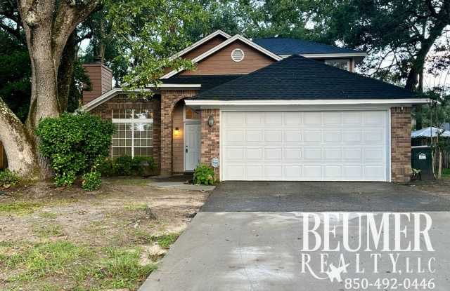 Renovated 2br/2.5bath Home Available for Rent - 8511 Belle Meadow Boulevard, Ferry Pass, FL 32514
