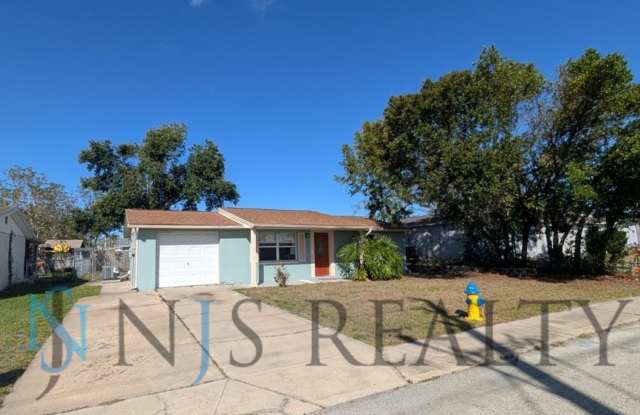 3/1/1, 1136 Sq. Ft., updated kitchen  bath, fenced in yard, WINE fridge!! photos photos