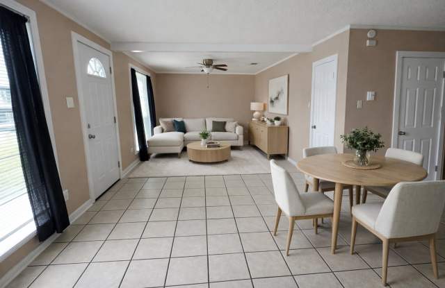 Spacious 4-Bedroom 2-Bathroom House photos photos Spacious 4-Bedroom 2-Bathroom House photos photos