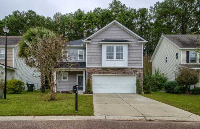 Spacious Home Near Foxbank Amenities Gallery 1