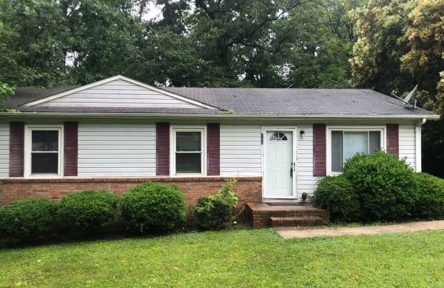 Cute,Belmont-Mt Holly home close to everything photos photos