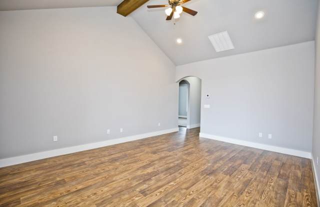 ***303 Alder Street*** Gallery 4
