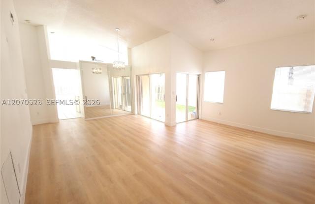 15609 SW 100th Ter Gallery 3