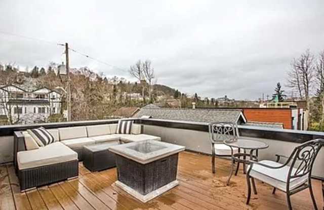 North Beacon Hill Townhouse - 1536 18th Avenue South, Seattle, WA 98144