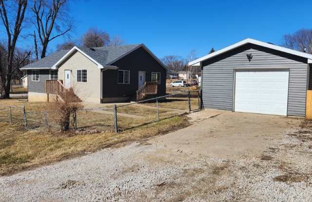1770 E Emma Ave - 1770 East Emma Avenue, Des Moines, IA 50320