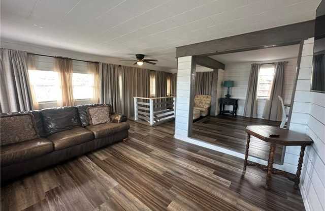 810 S Sandpiper Gallery 2