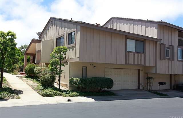 28209 Ridgepoint Court Gallery 2