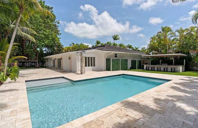8745 SW 182nd Ter photos photos