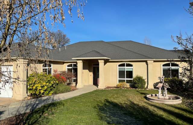 PET FRIENDLY!! Beautiful 3 Bedroom 2 Bath Home in Eagle Point Golf Course Community photos photos