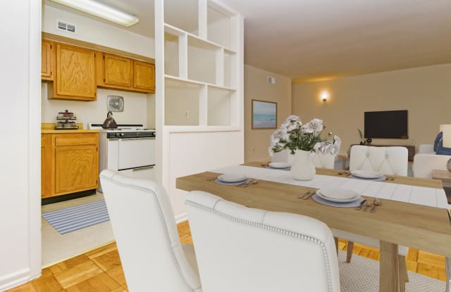Nob Hill Apartments Gallery 3