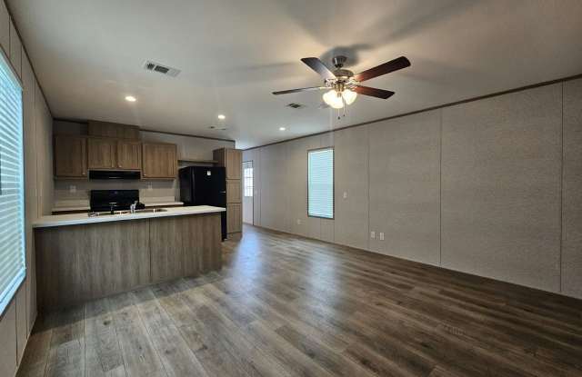 518 Suwanee Drive Gallery 2
