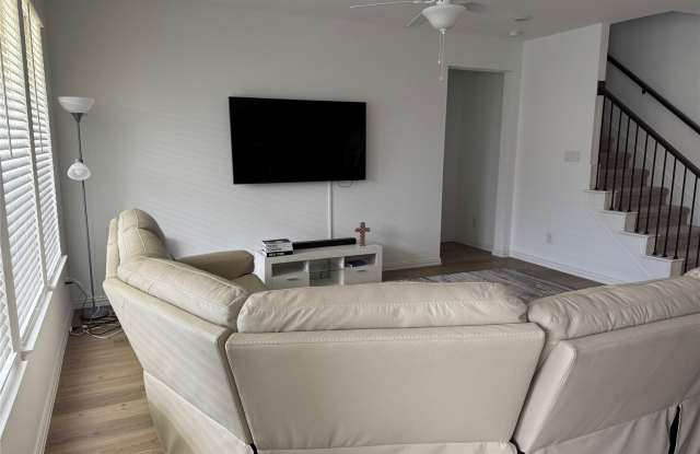 1633 Glacier Drive Gallery 3
