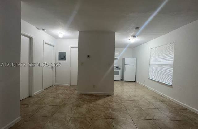 921 NW 2nd Ave Gallery 4