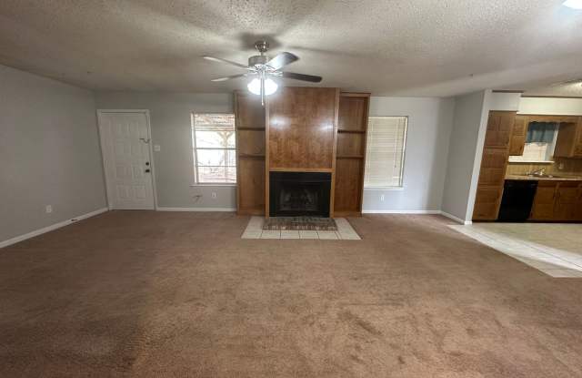 Cute Two Bedroom Townhouse in Bossier Gallery 3