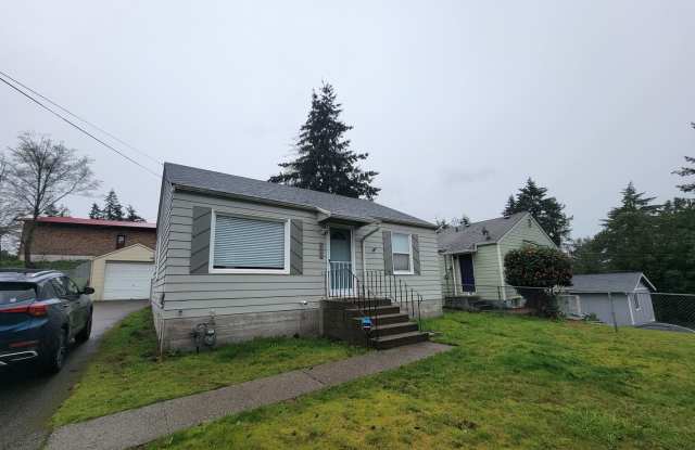 Charming 2 bedroom close to town photos photos