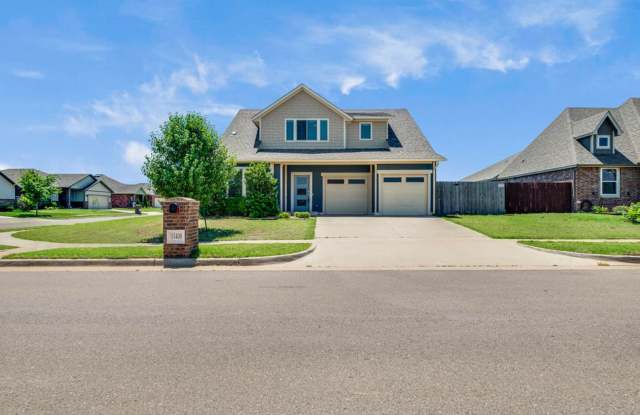 Gorgeous 3 Bed 2.5 Bath 2 Story Home in Yukon! photos photos