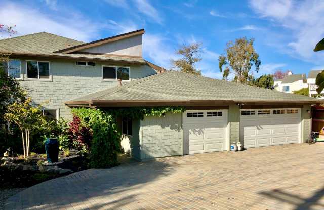 Exceptional Oceanside Retreat with Ocean Views, Resort-Style Outdoor Living & Spacious Interior Gallery 4
