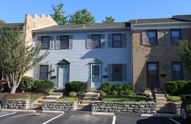 9779 Bunker Hill Lane - 9779 Bunker Hill Lane, Montgomery, OH 45242