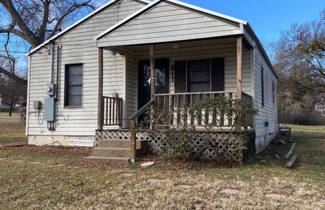 FOR LEASE! 1 BR - 1 BA Frame Home in Weatherford with Large Fenced Backyard photos photos FOR LEASE! 1 BR - 1 BA Frame Home in Weatherford with Large Fenced Backyard photos photos
