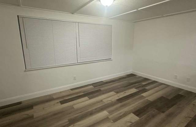 3 bedroom 2 bath home with lawn cutting included photos photos