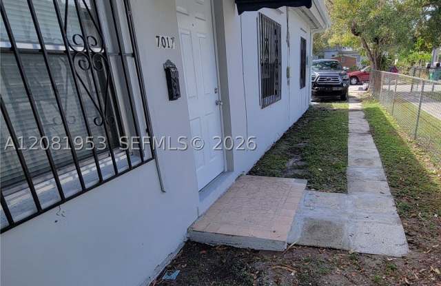 7015 NW 4th Ct Gallery 1