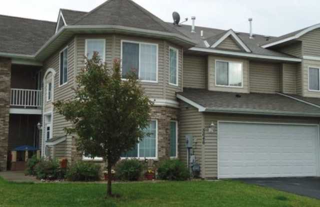 Available sept 01, 3bd, 2ba End Unit Town Home in Great Neighborhood photos photos