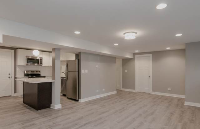 3903 West Shakespeare Avenue Gallery 3