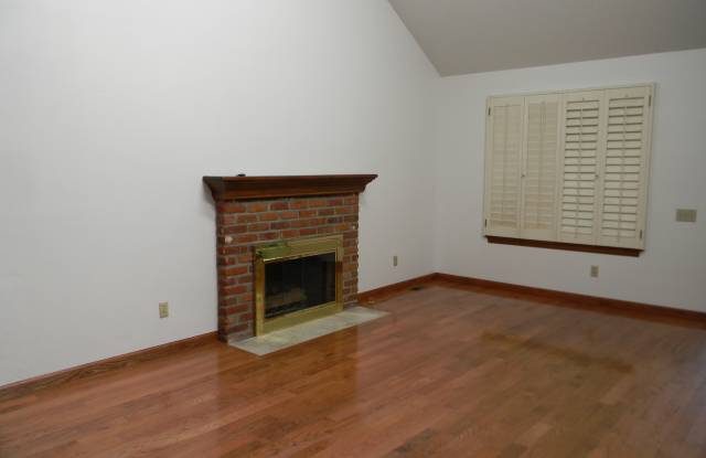 7761 S Curtice Dr Unit D Gallery 4
