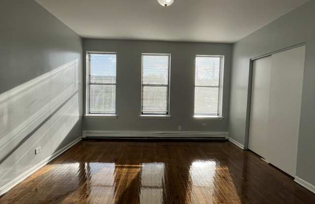 15 North Keeler Avenue - 208 Gallery 4