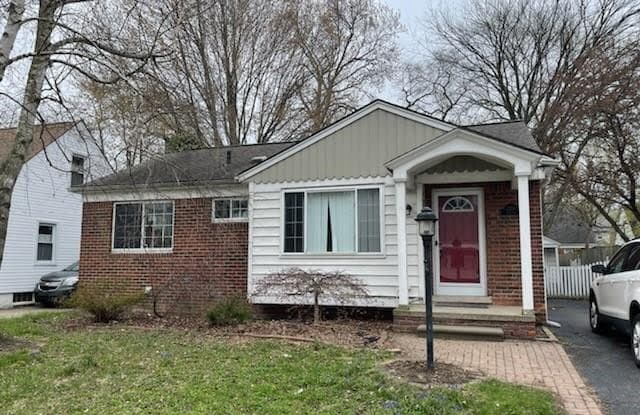 2208 KALAMA Avenue - 2208 East Kalama Avenue, Royal Oak, MI 48067