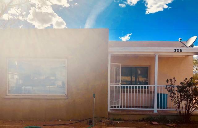 Beautifully Remodeled 2 Bed 1 Bath House photos photos Beautifully Remodeled 2 Bed 1 Bath House photos photos