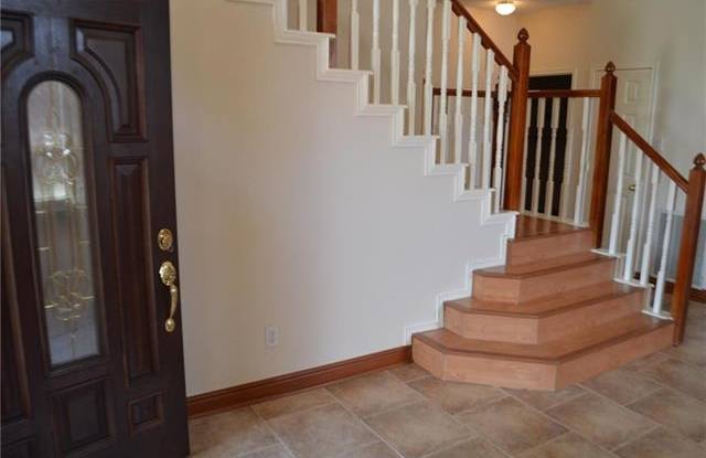 5004 Ridgecrest Drive Gallery 2