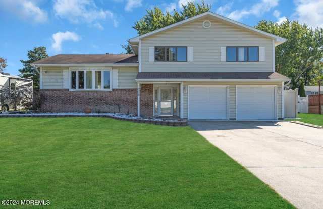 691 Sussex Court - 691 Sussex Court, Toms River, NJ 08753