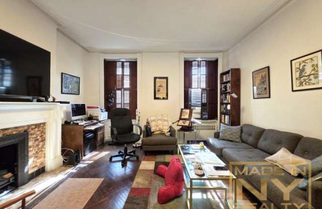 23 East 93rd Street Gallery 1