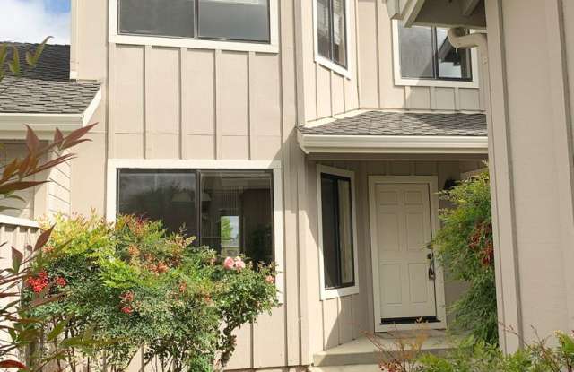 2 Bedroom / 2.5 Bath Condo in Ridgemark - 840 Duffin Drive, Ridgemark, CA 95023
