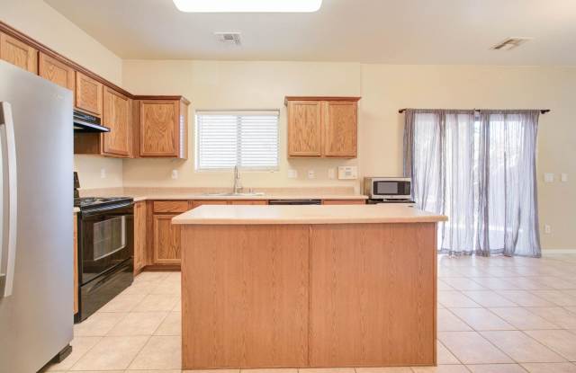 Stunning 3 bed 2.5 Bath in Sierra Montana Neighborhood Gallery 4