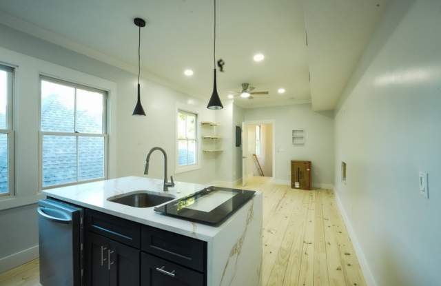 1932 Hubbard Street - 1 photos photos