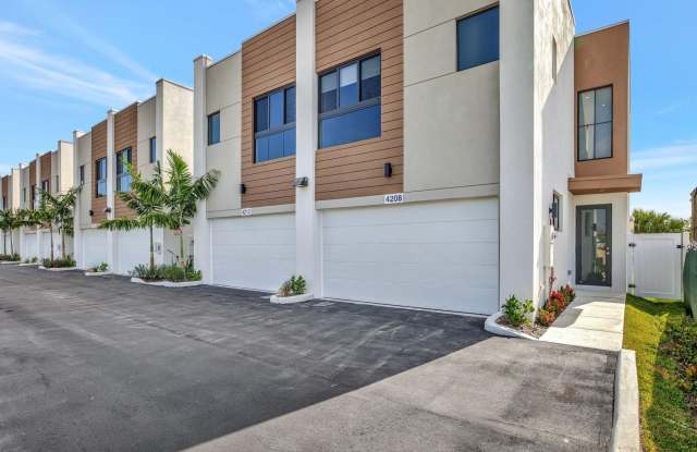 4208 NE 7th Terrace photos photos 4208 NE 7th Terrace photos photos