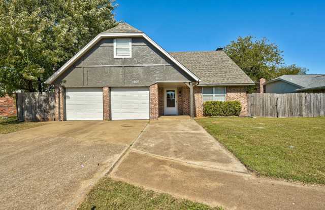 Two-Story 4 bed 2 bath Home in the Heart of Moore! photos photos